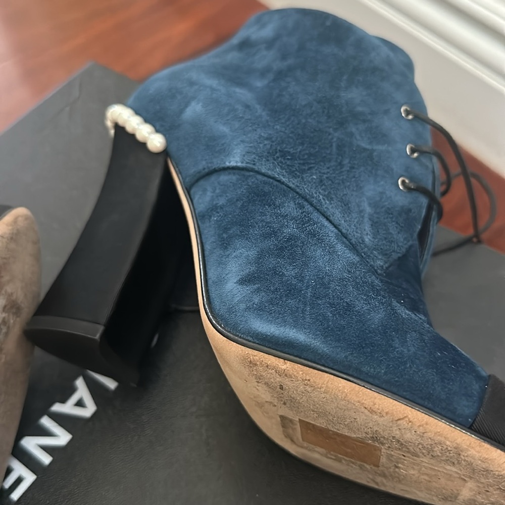 Chanel shoes women lace up navy pearls 38 suede leather heel blue black - Picture 6 of 10